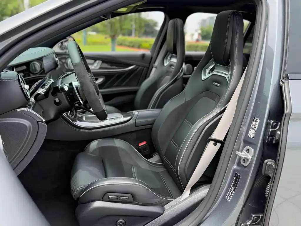 Mercedes-Benz E-Class AMG — фото 9