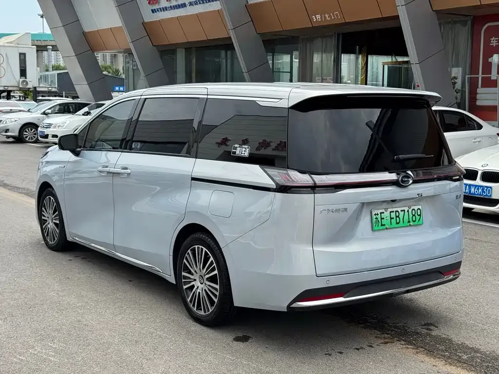 GAC Motor 传祺E8 PHEV — фото 9