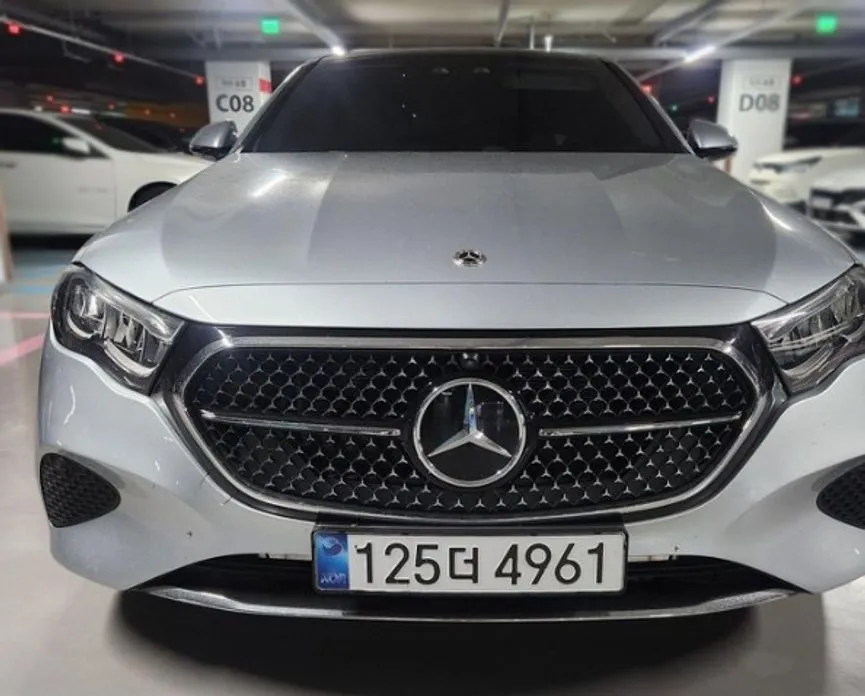 Mercedes-Benz E-Class E200 Avantgarde 1