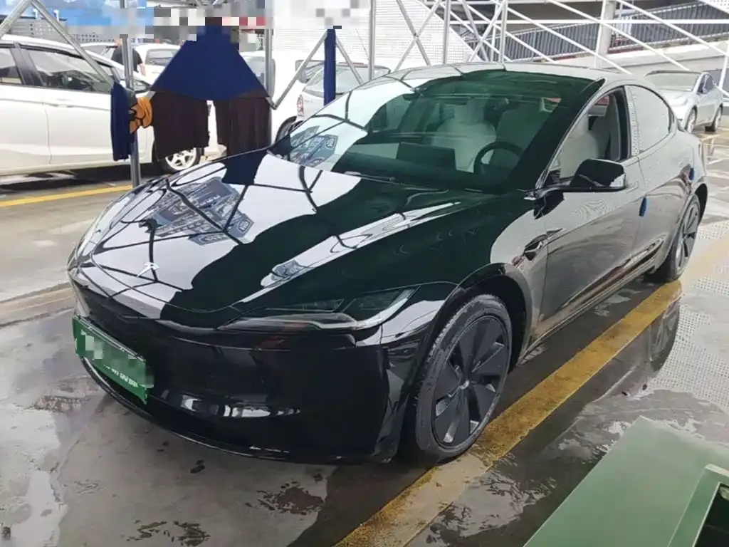 Tesla Model 3 — фото 1