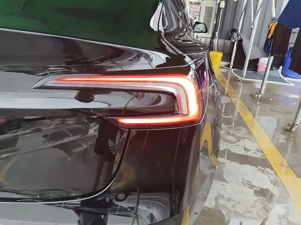 Tesla Model 3 — фото 3