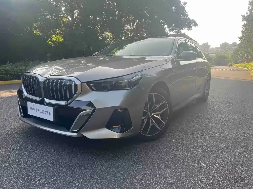 BMW i5 — фото 1