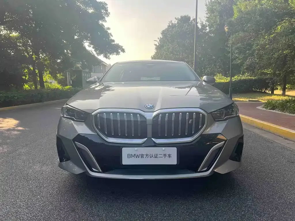 BMW i5 — фото 4