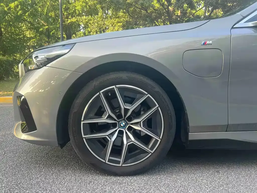 BMW i5 — фото 7
