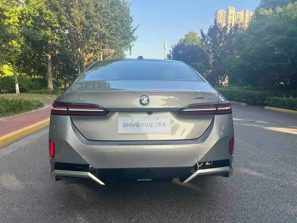 BMW i5 — фото 6