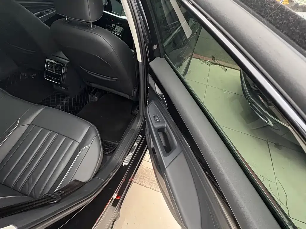 Volkswagen Passat — фото 7