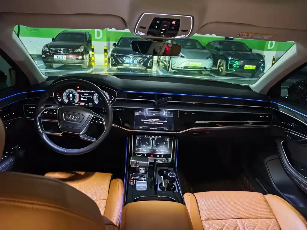 Audi A8 — фото 7