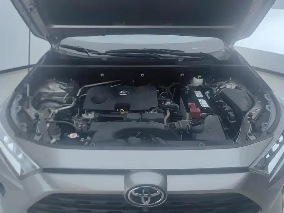 Toyota RAV4 — фото 2