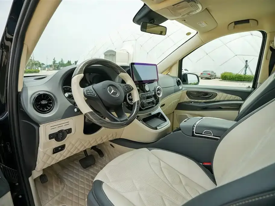 Mercedes-Benz V-Class 2022 из CN, фото 2