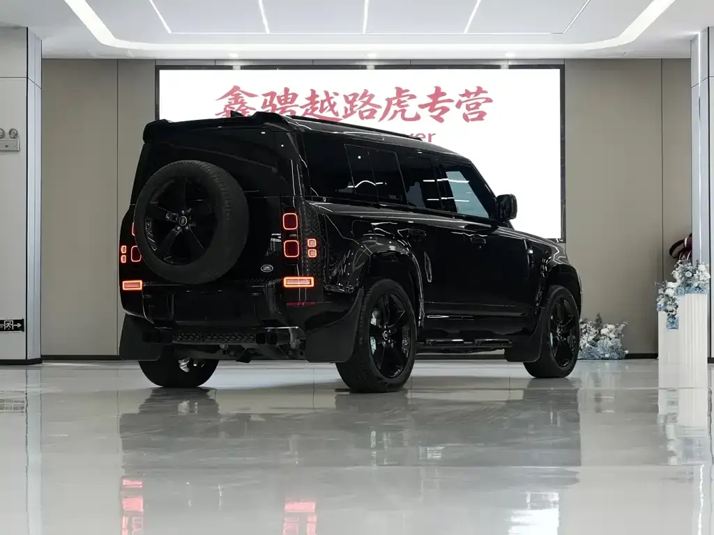 Land Rover Defender — фото 6