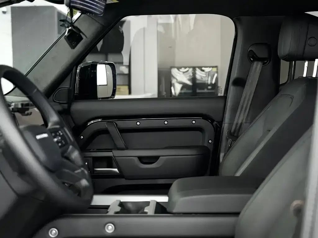Land Rover Defender — фото 10