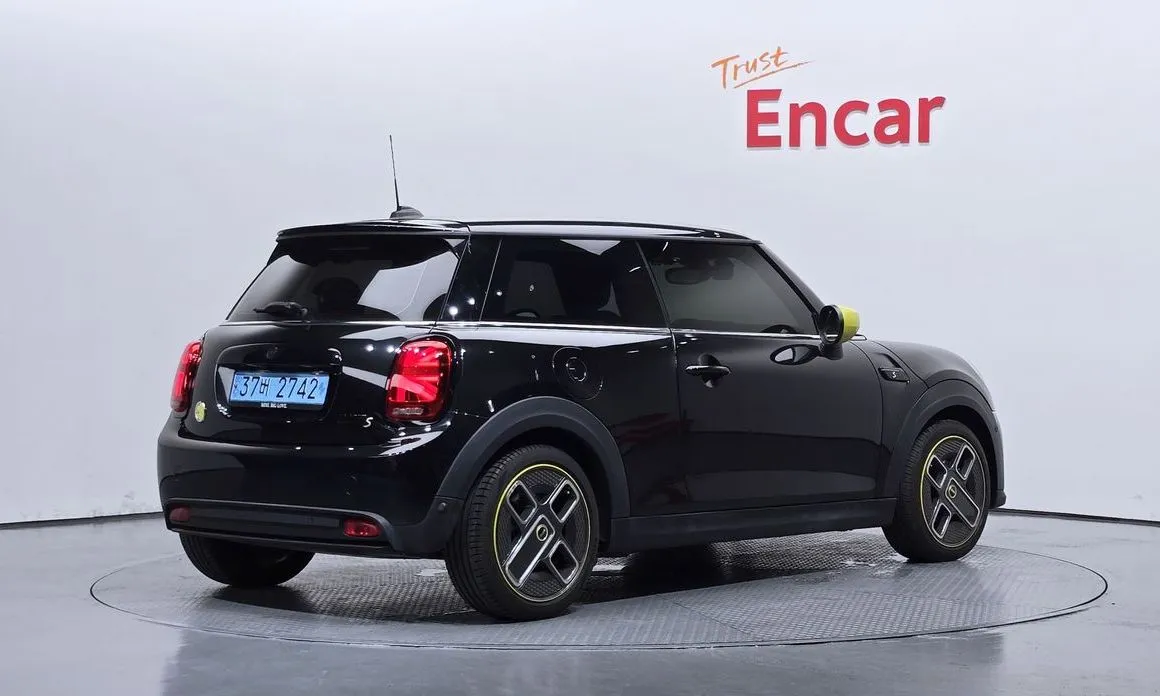 Mini Cooper 2023 из KR, фото 10