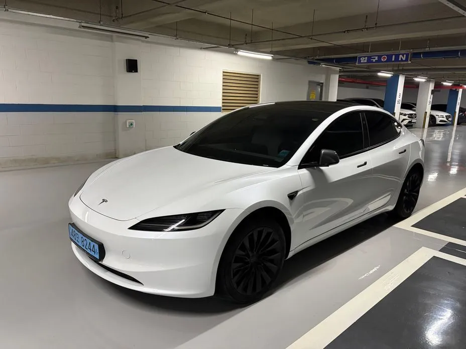 Tesla Model 3 — фото 1