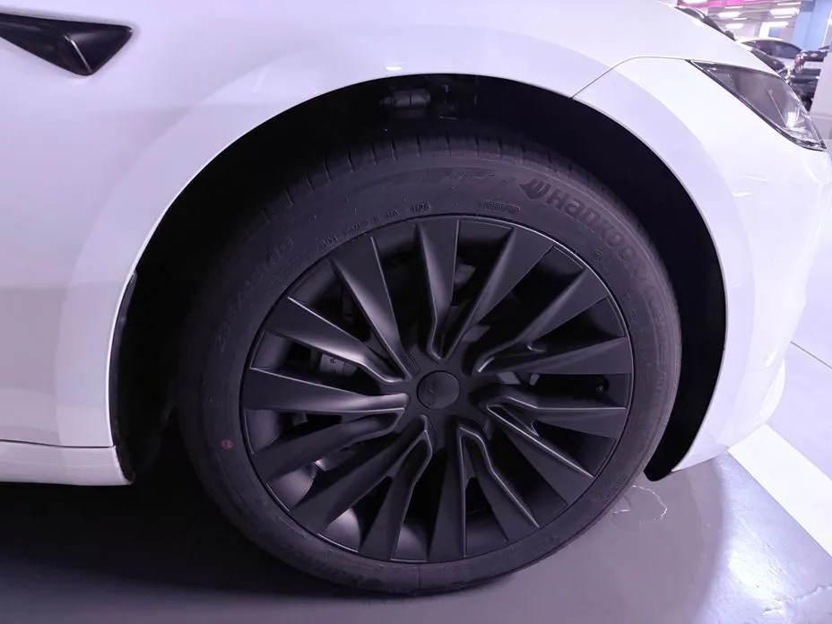 Tesla Model 3 — фото 4
