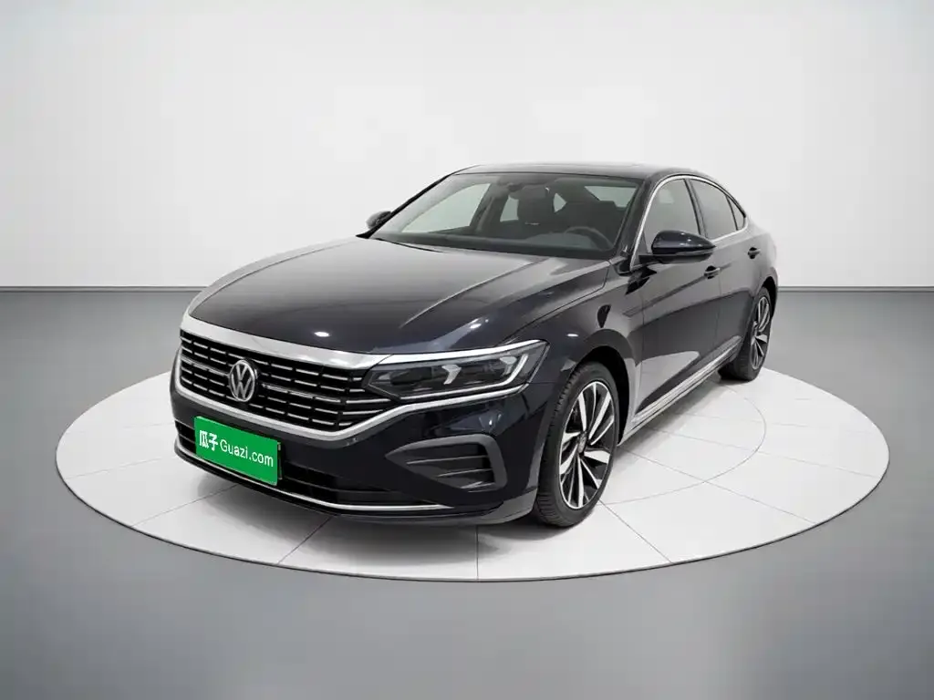 Volkswagen Passat — фото 1
