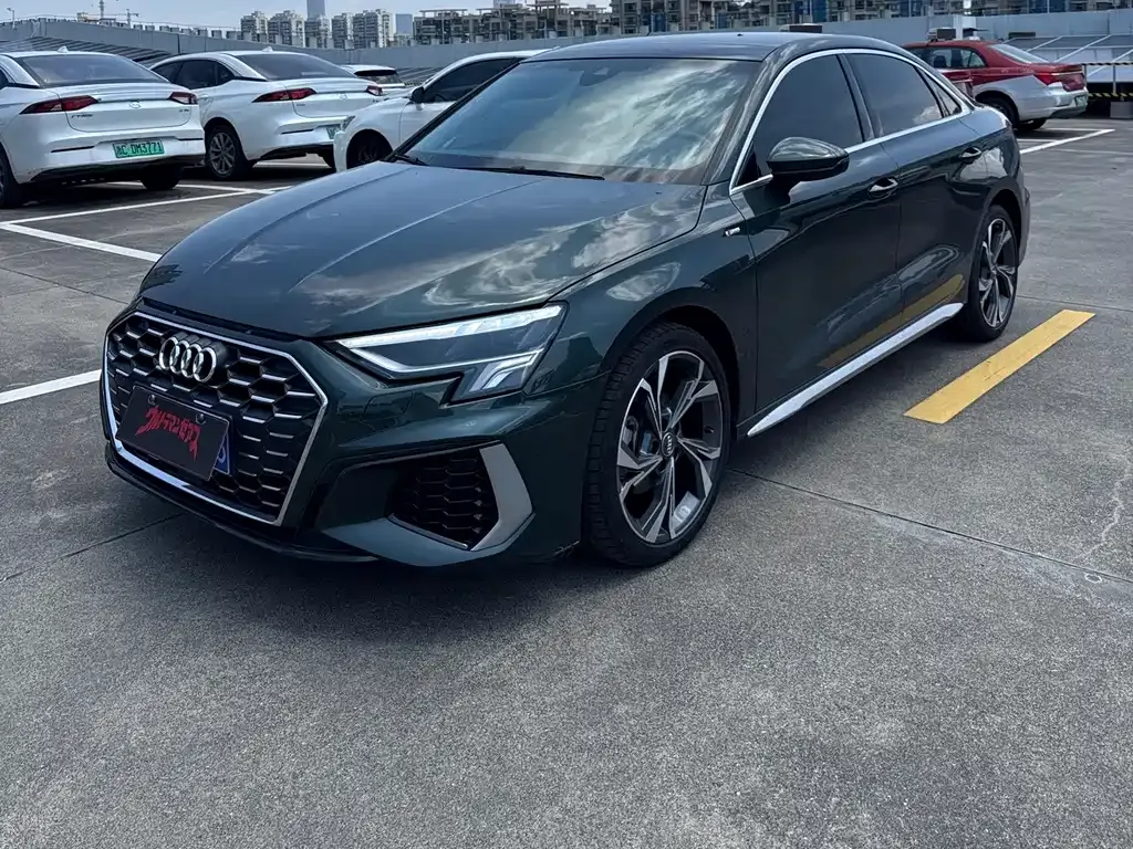 Audi A3 — фото 1