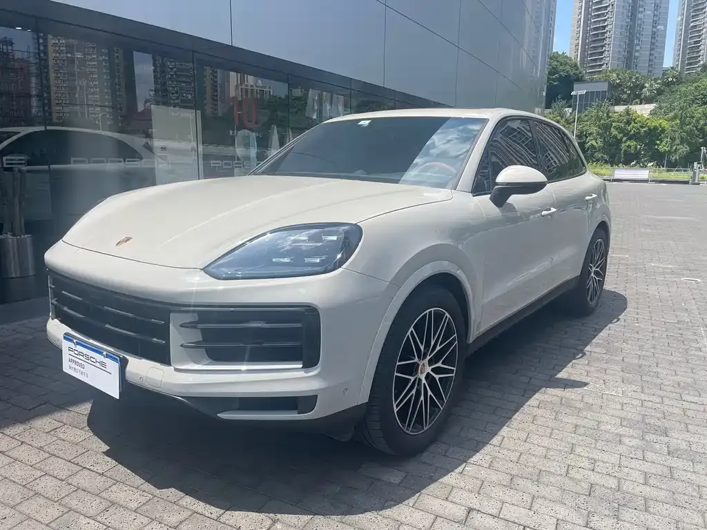 Porsche Cayenne — фото 1