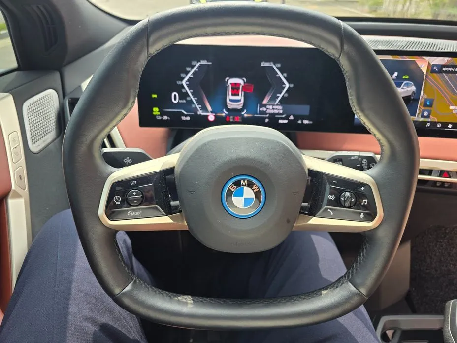BMW iX — фото 10
