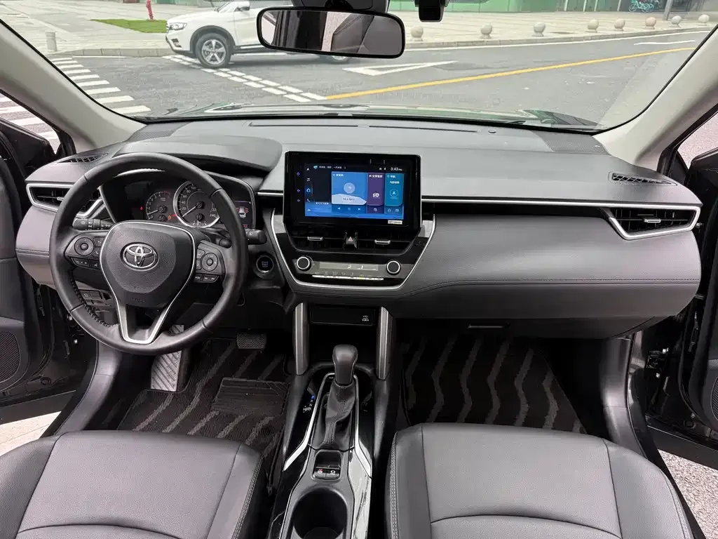 Toyota Corolla Cross — фото 3