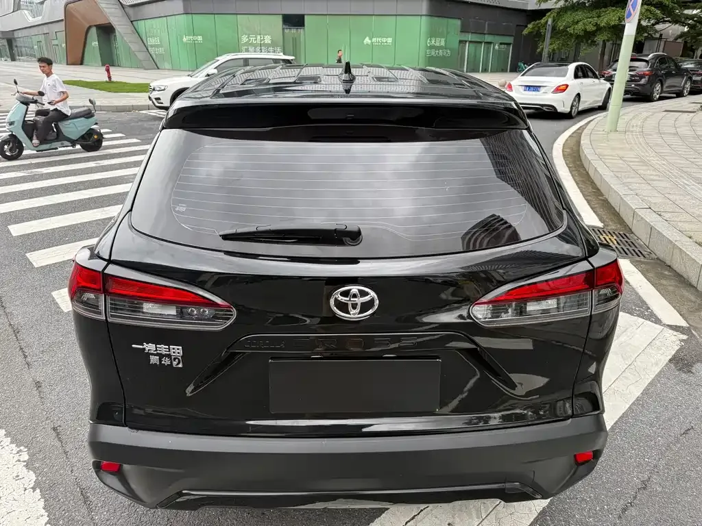 Toyota Corolla Cross — фото 7