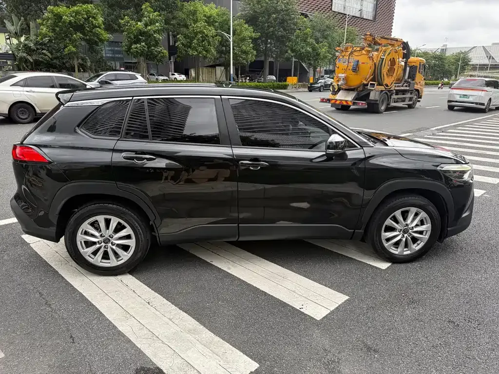 Toyota Corolla Cross — фото 9