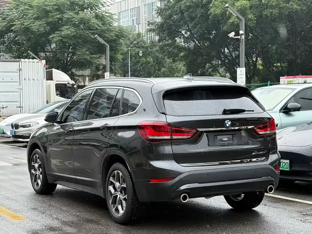 BMW X1 — фото 9