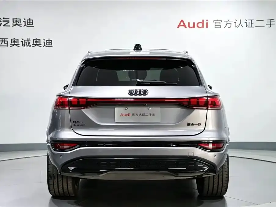 Audi Q6L e-tron — фото 2
