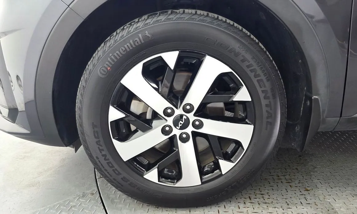 Kia Sorento — фото 8