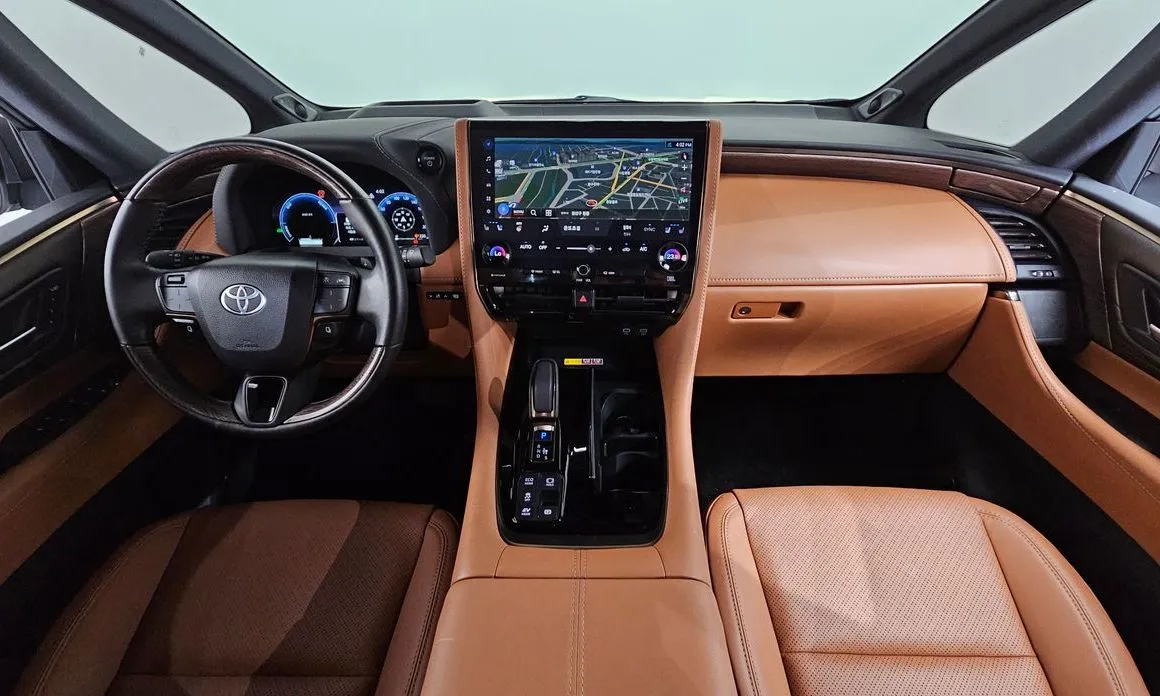 Toyota Alphard — фото 9