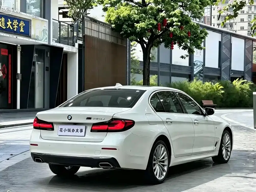 BMW 5 Series — фото 6