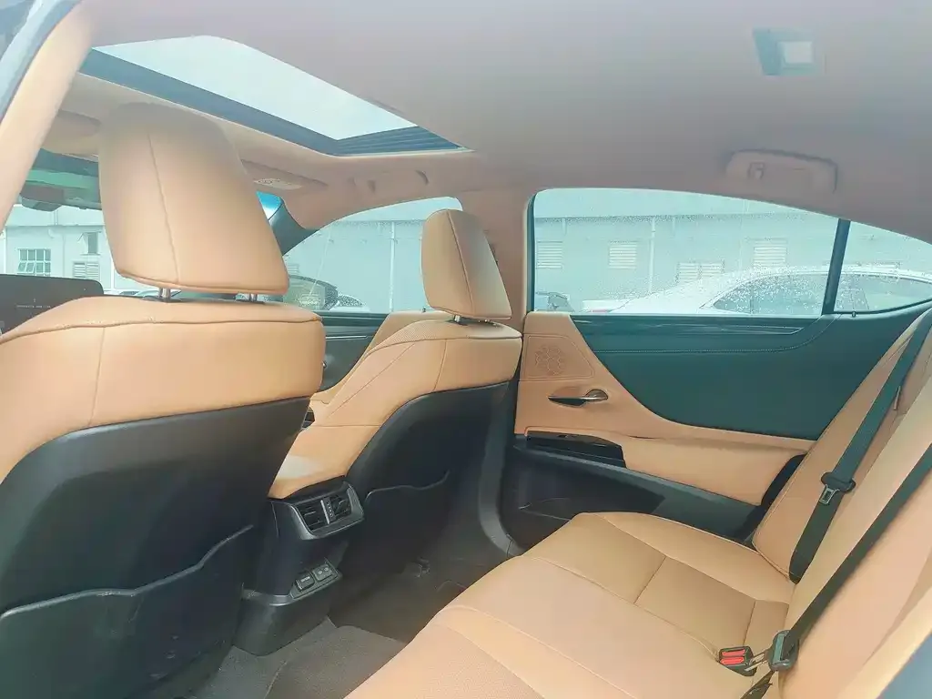 Lexus ES 2024 из CN, фото 9