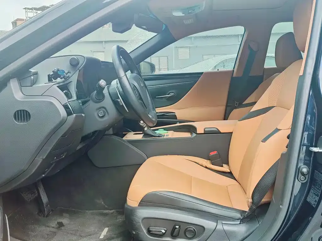 Lexus ES 2024 из CN, фото 2
