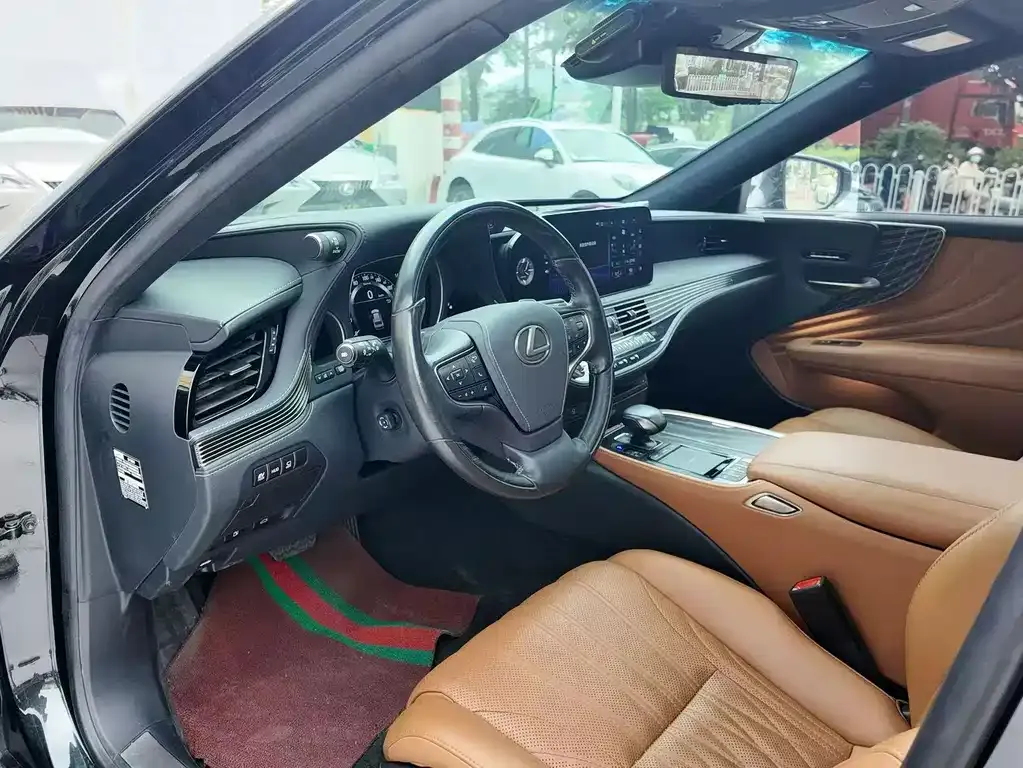Lexus LS — фото 3