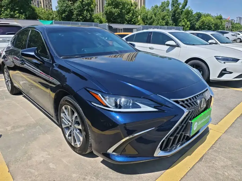 Lexus ES — фото 4