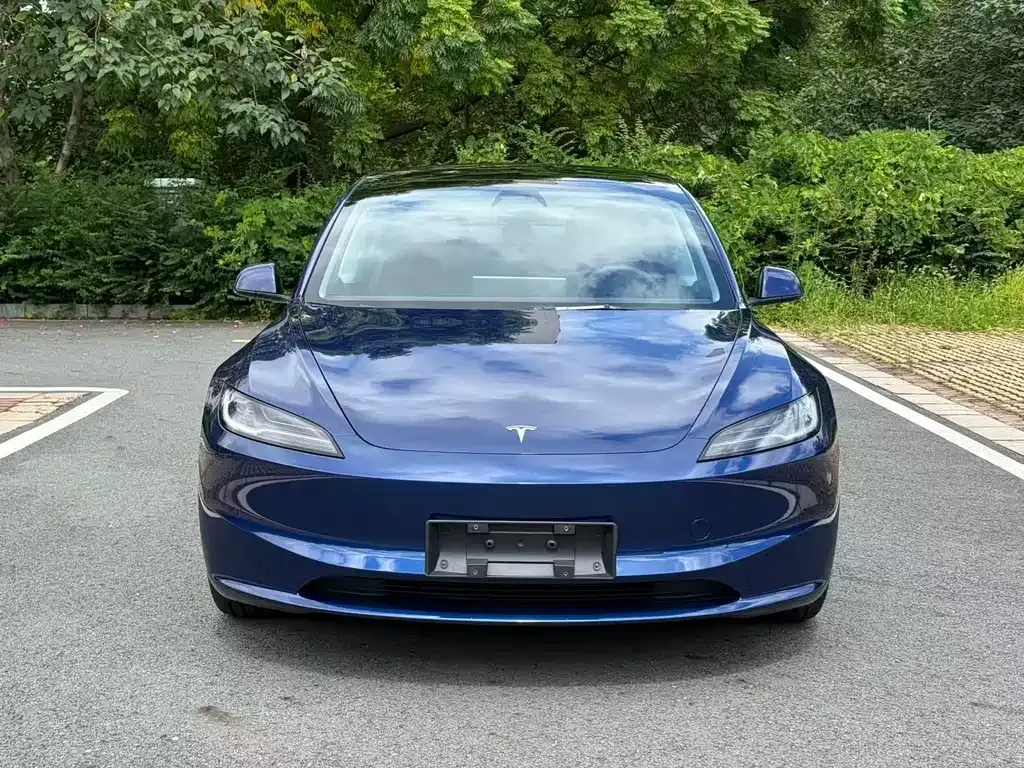 Tesla Model 3 — фото 7