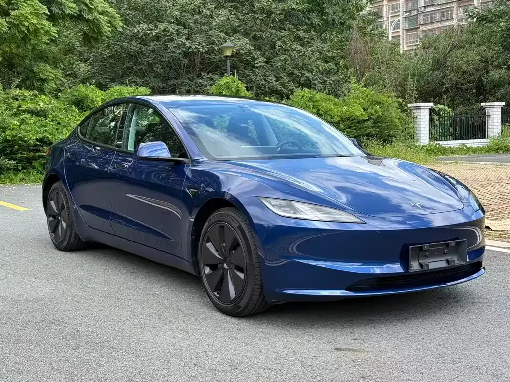 Tesla Model 3 — фото 10