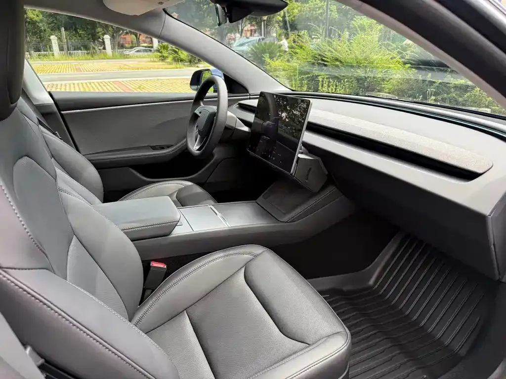 Tesla Model 3 — фото 6