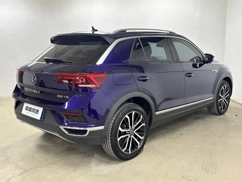 Volkswagen T-Roc — фото 7