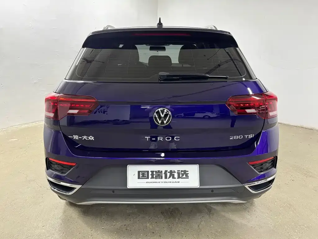 Volkswagen T-Roc — фото 9