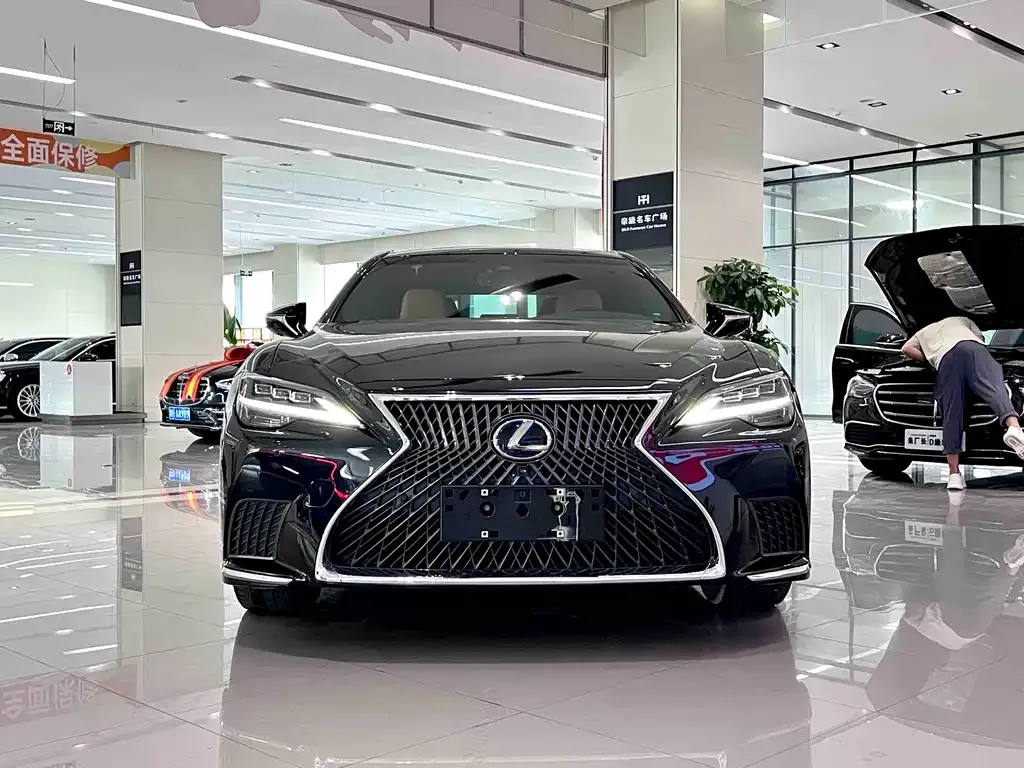 Lexus LS — фото 6
