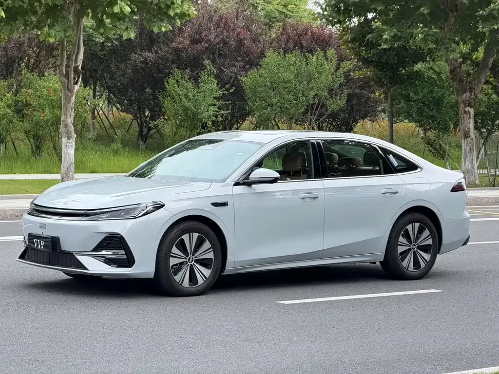 Geely 银河A7 EM