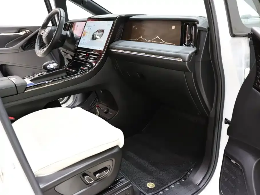 GAC Motor Trumpchi M8 — фото 9
