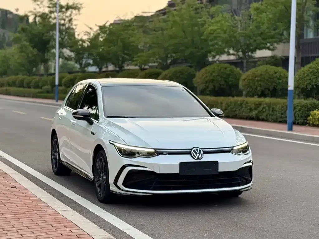 Volkswagen Golf — фото 7