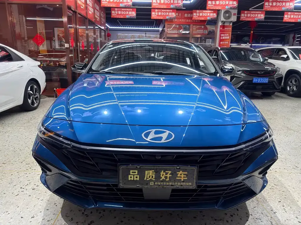 Hyundai Elantra — фото 3