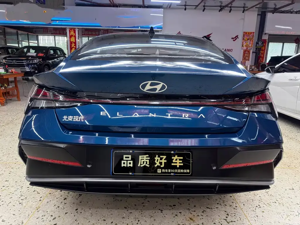 Hyundai Elantra — фото 5