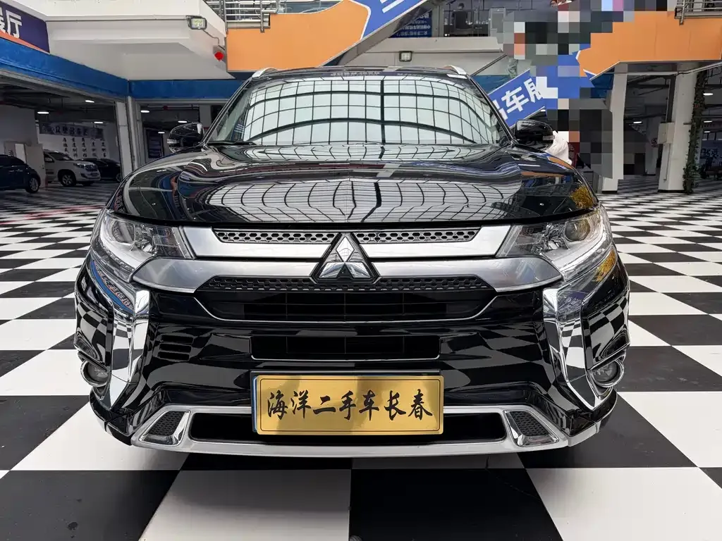 Mitsubishi Outlander — фото 3