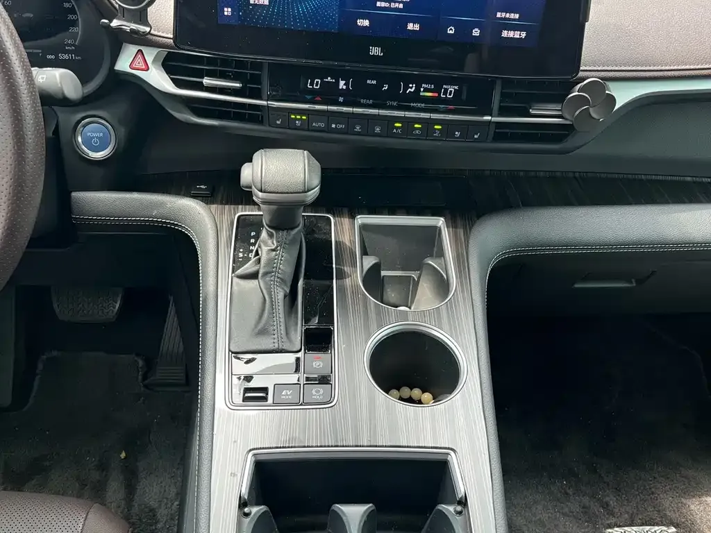 Toyota Sienna — фото 3