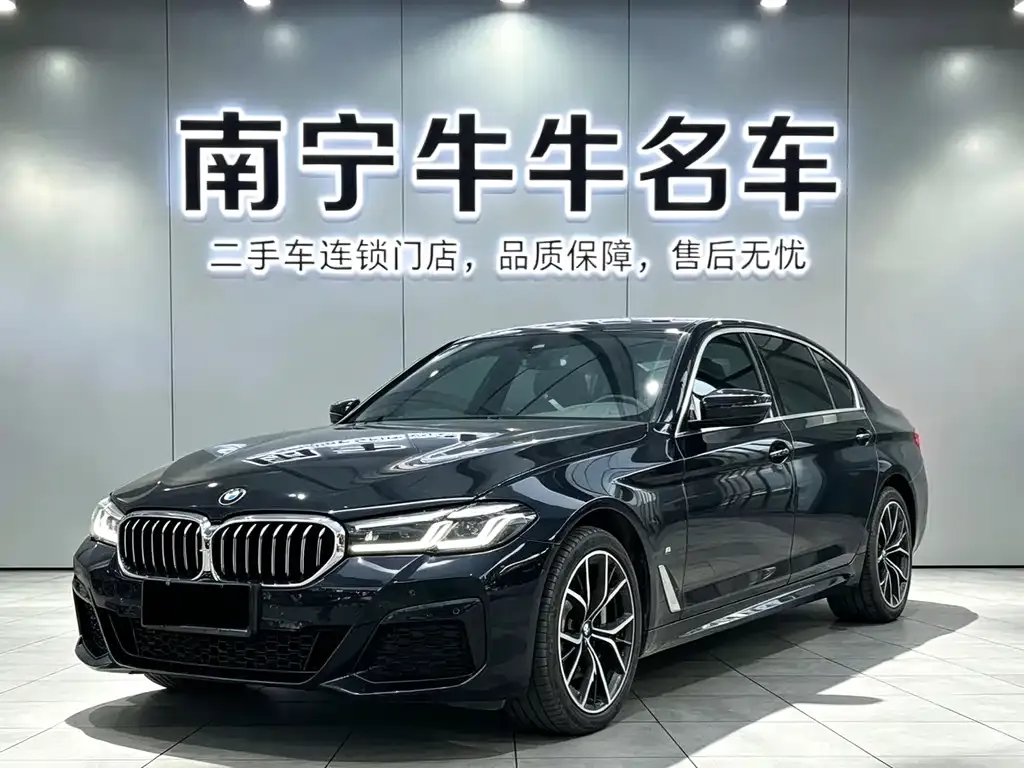 BMW 5 Series — фото 1