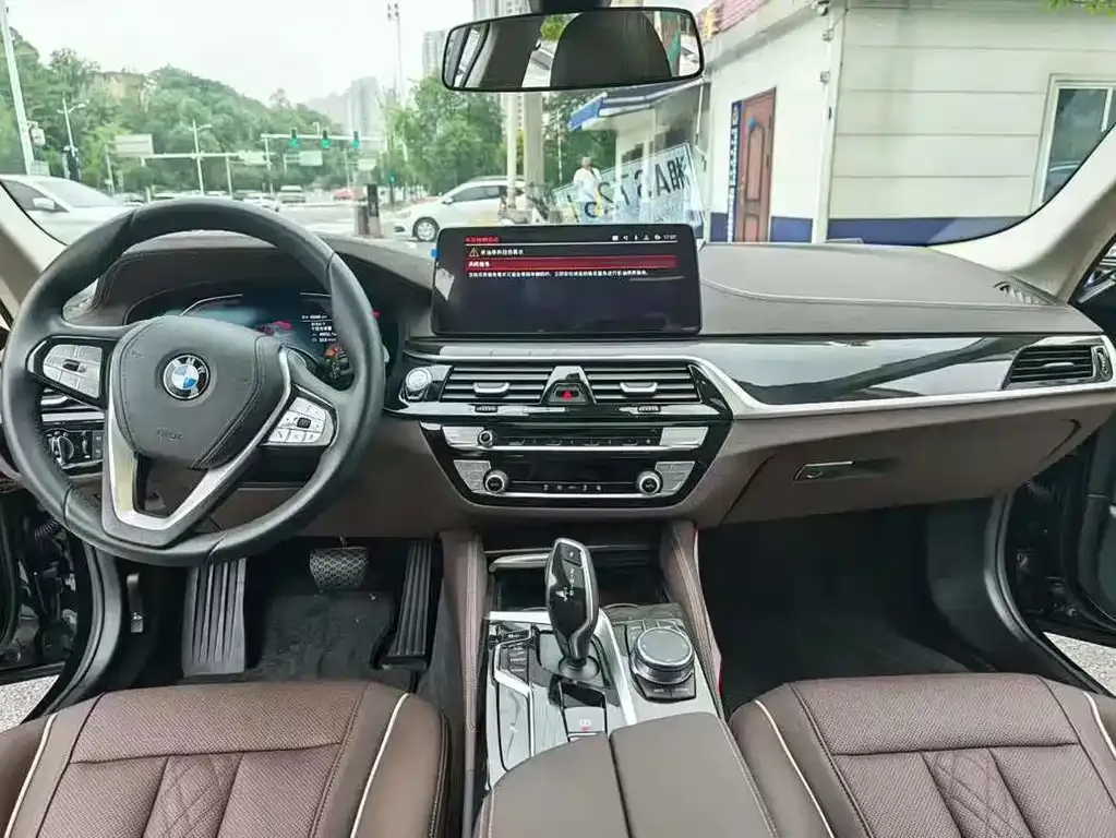 BMW 5 Series 2024 из CN, фото 3