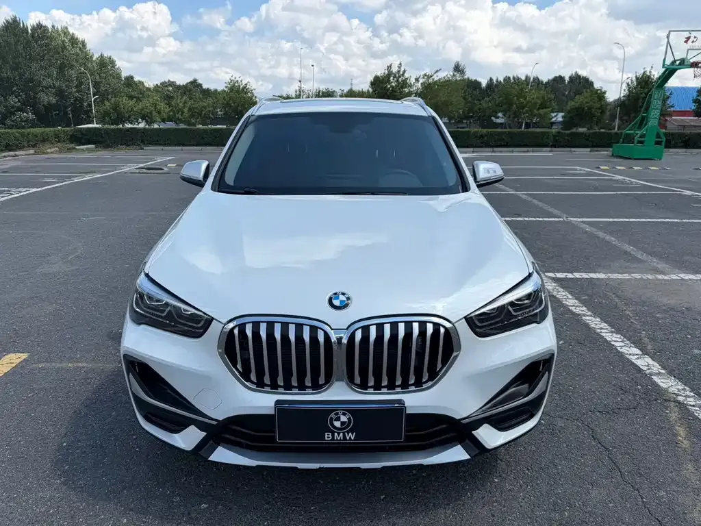 BMW X1 — фото 1